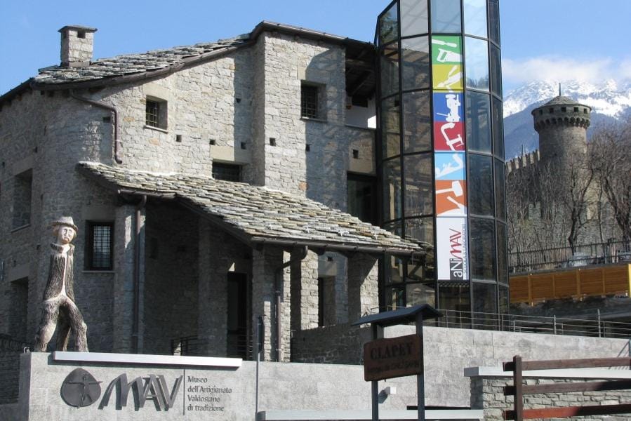 Museo dell'Artigianato Valdostano di Fénis - MAV: Un Viaggio nell'Arte e nella Tradizione